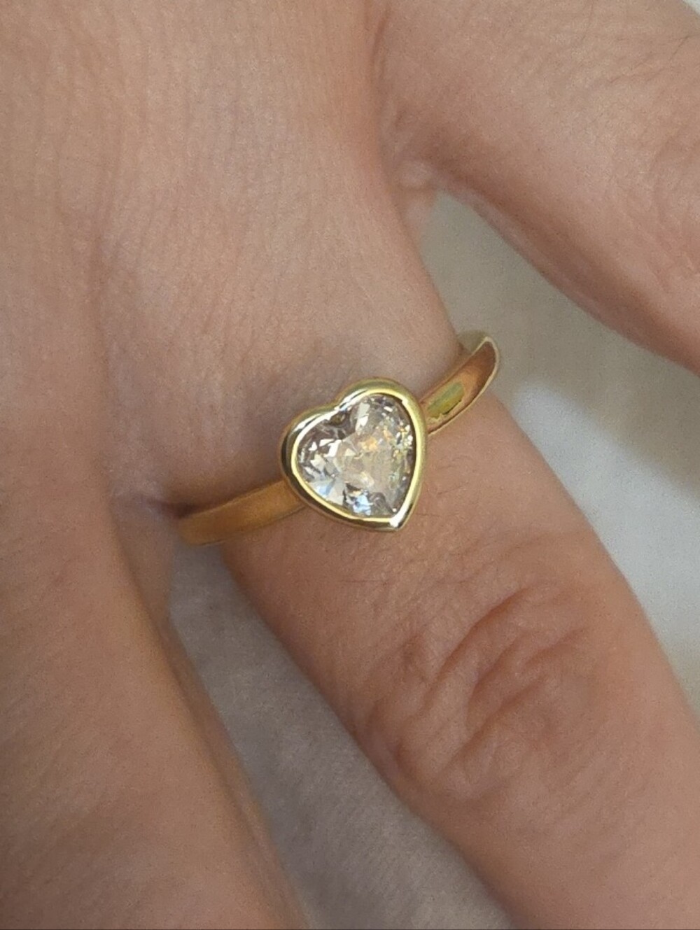 Romantic Gold Tone Heart Solitaire Bezel Ring with Clear CZ - Size 6 NIB